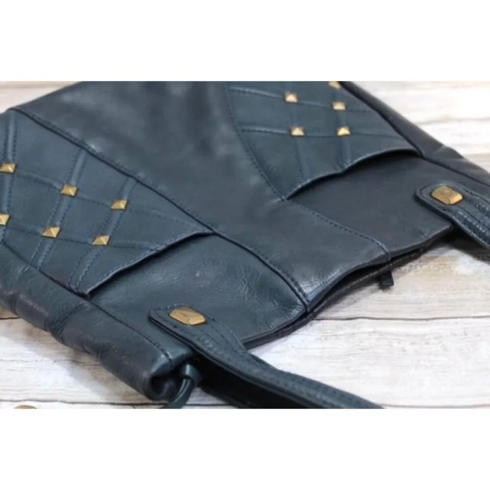 Stone Mountain Accessories this shoulder